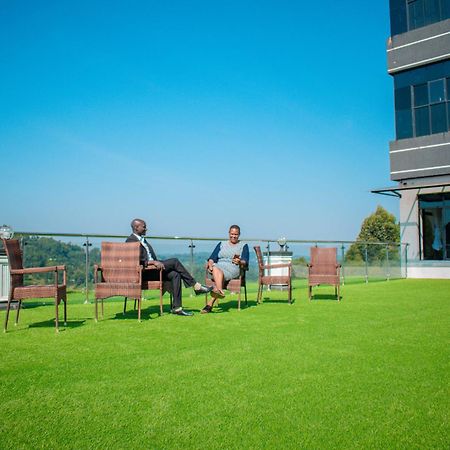 Water Pavilion Hotel Keroka Екстериор снимка