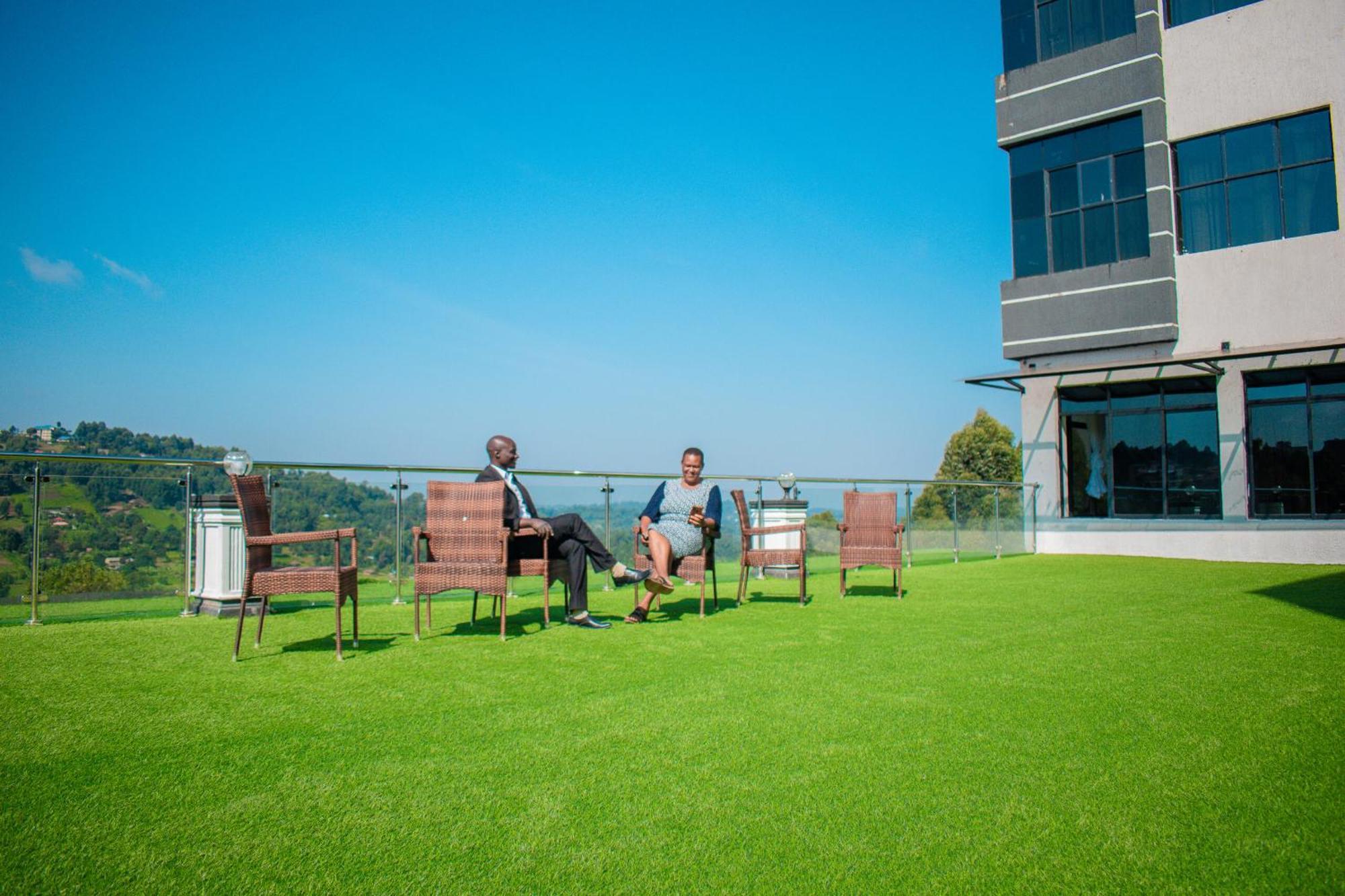 Water Pavilion Hotel Keroka Екстериор снимка
