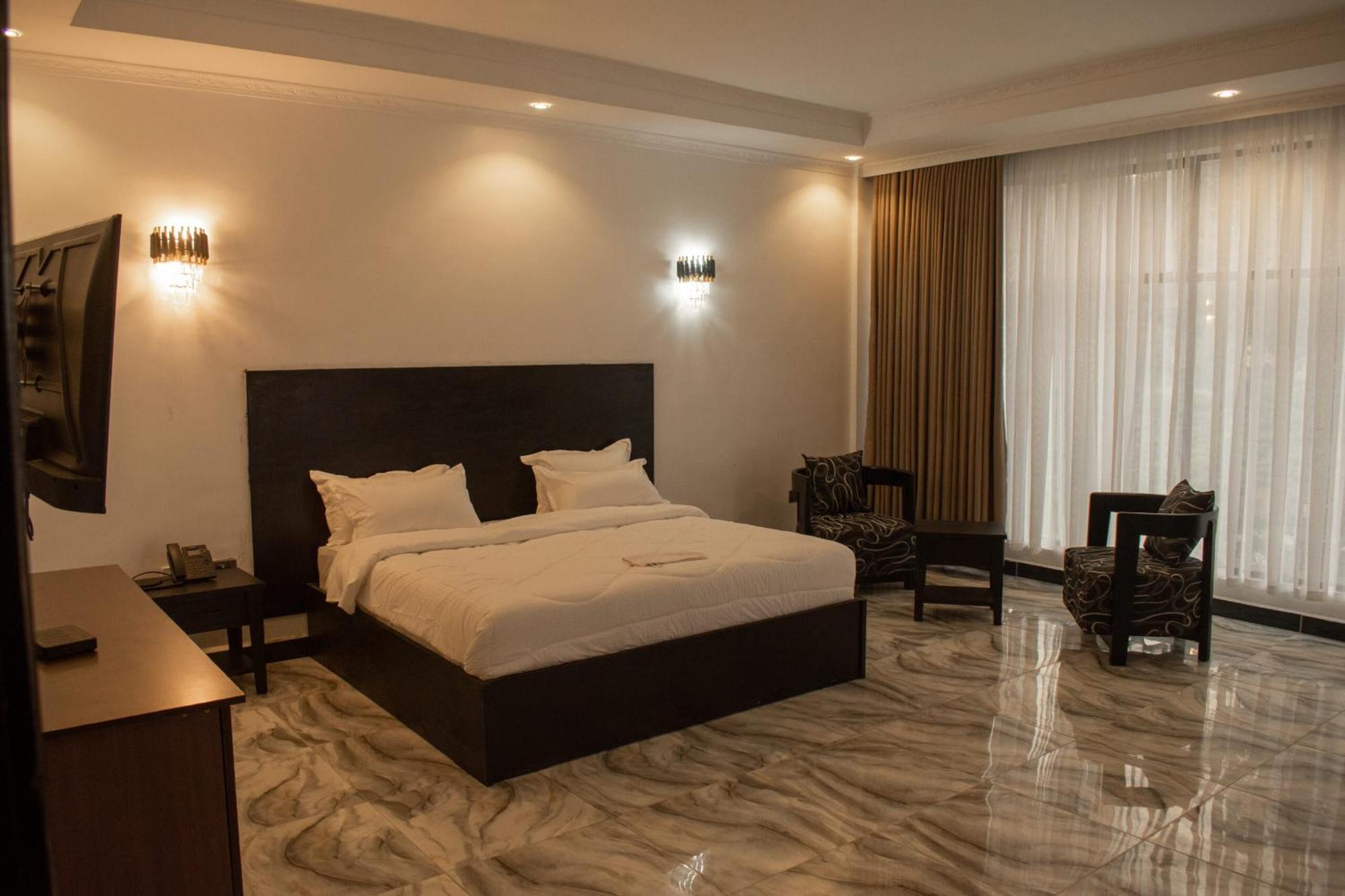 Water Pavilion Hotel Keroka Екстериор снимка