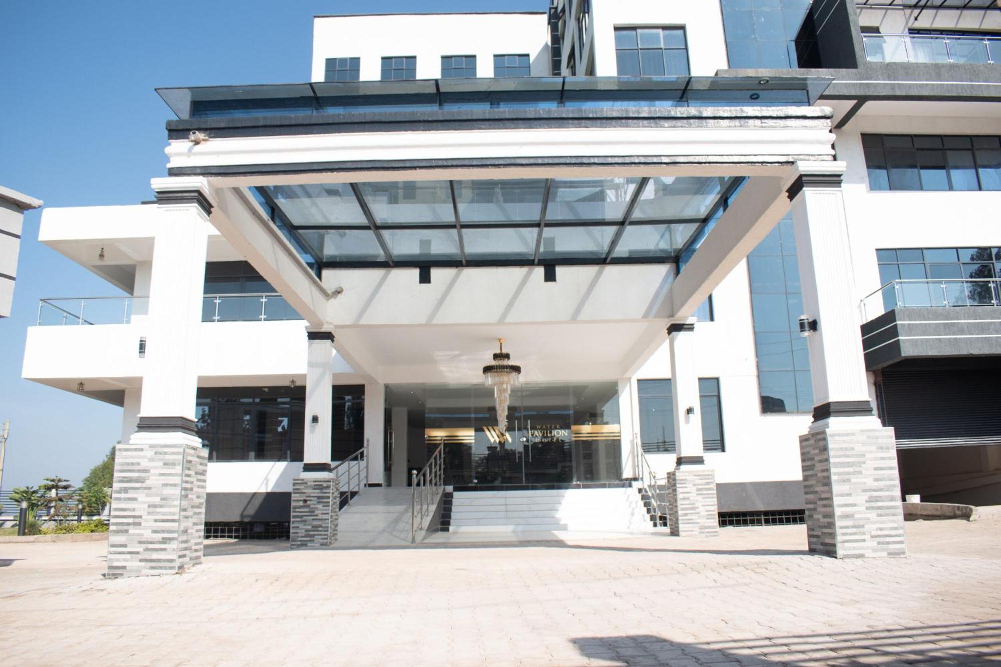 Water Pavilion Hotel Keroka Екстериор снимка