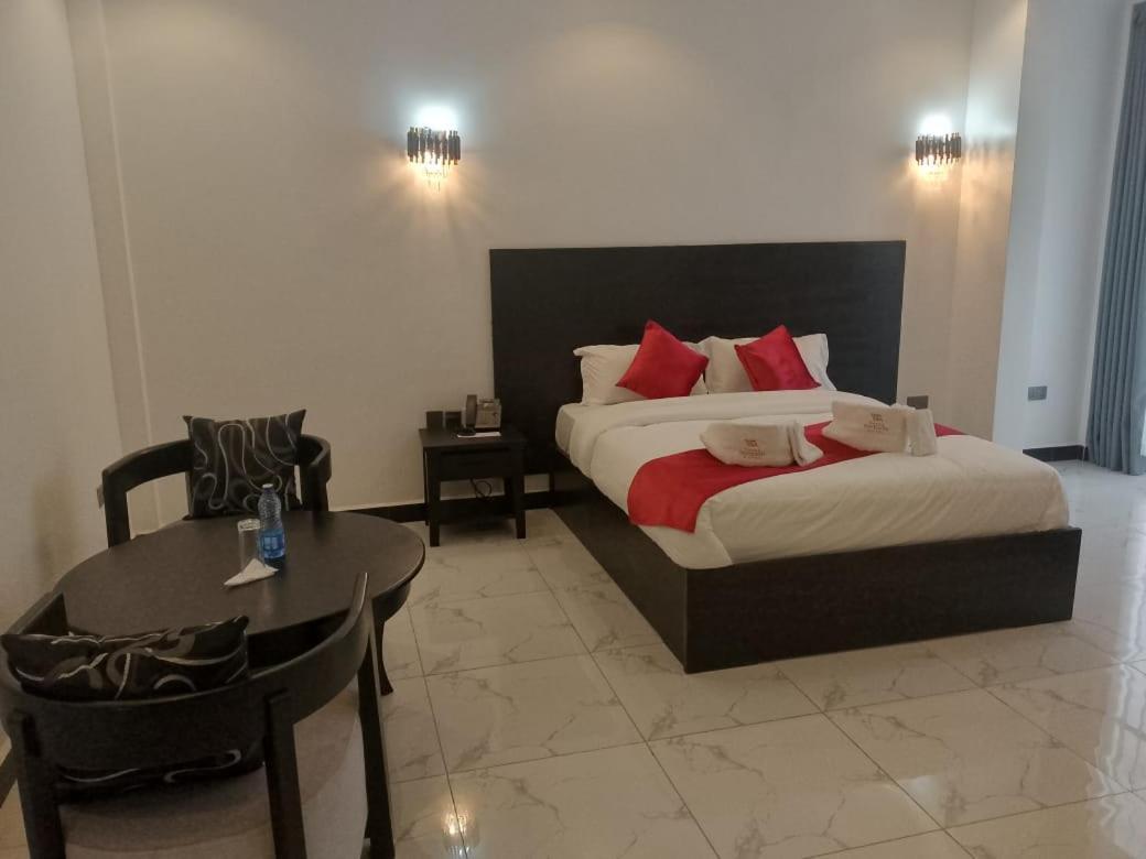 Water Pavilion Hotel Keroka Екстериор снимка