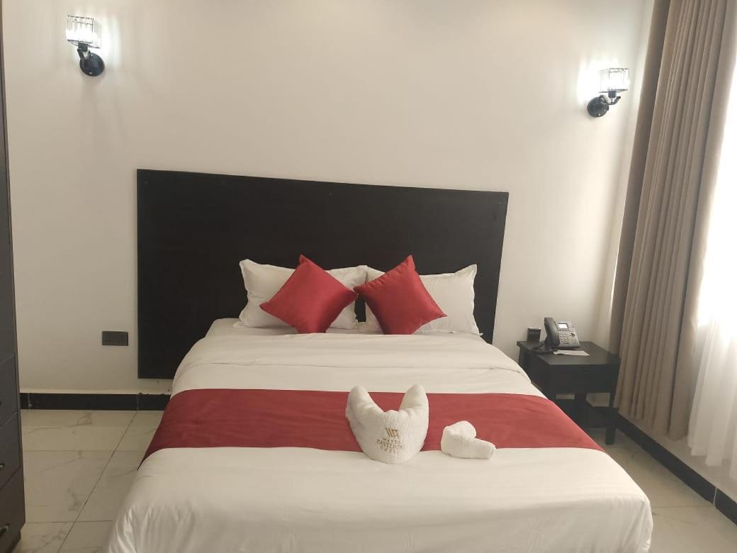 Water Pavilion Hotel Keroka Екстериор снимка
