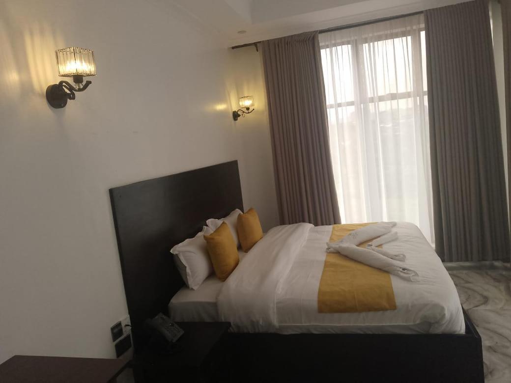 Water Pavilion Hotel Keroka Екстериор снимка