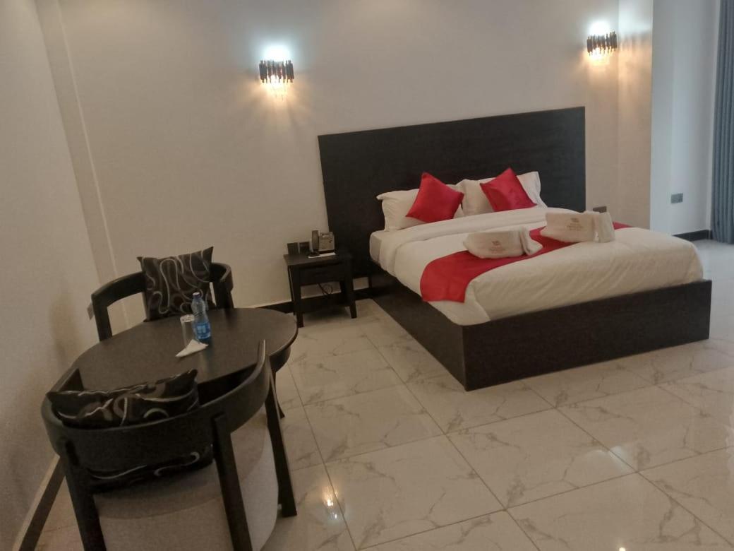Water Pavilion Hotel Keroka Екстериор снимка