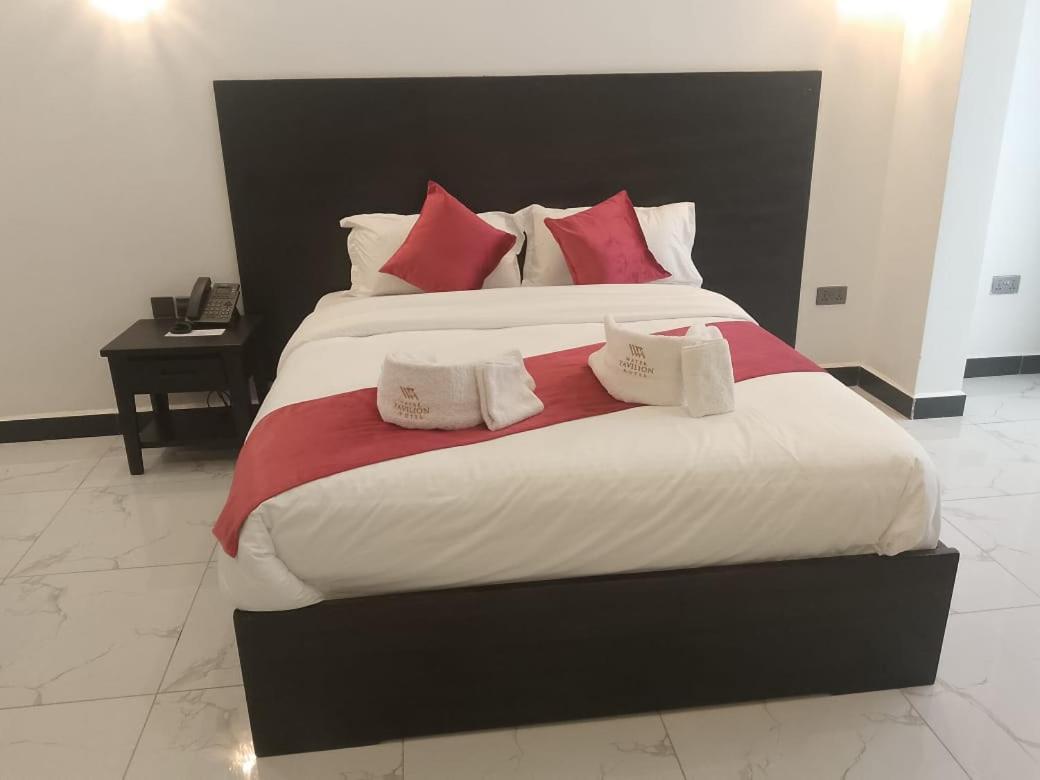Water Pavilion Hotel Keroka Екстериор снимка